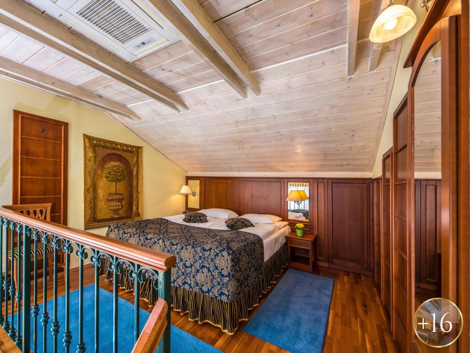 Szarvaskut Hotel Zirc Bagian luar foto
