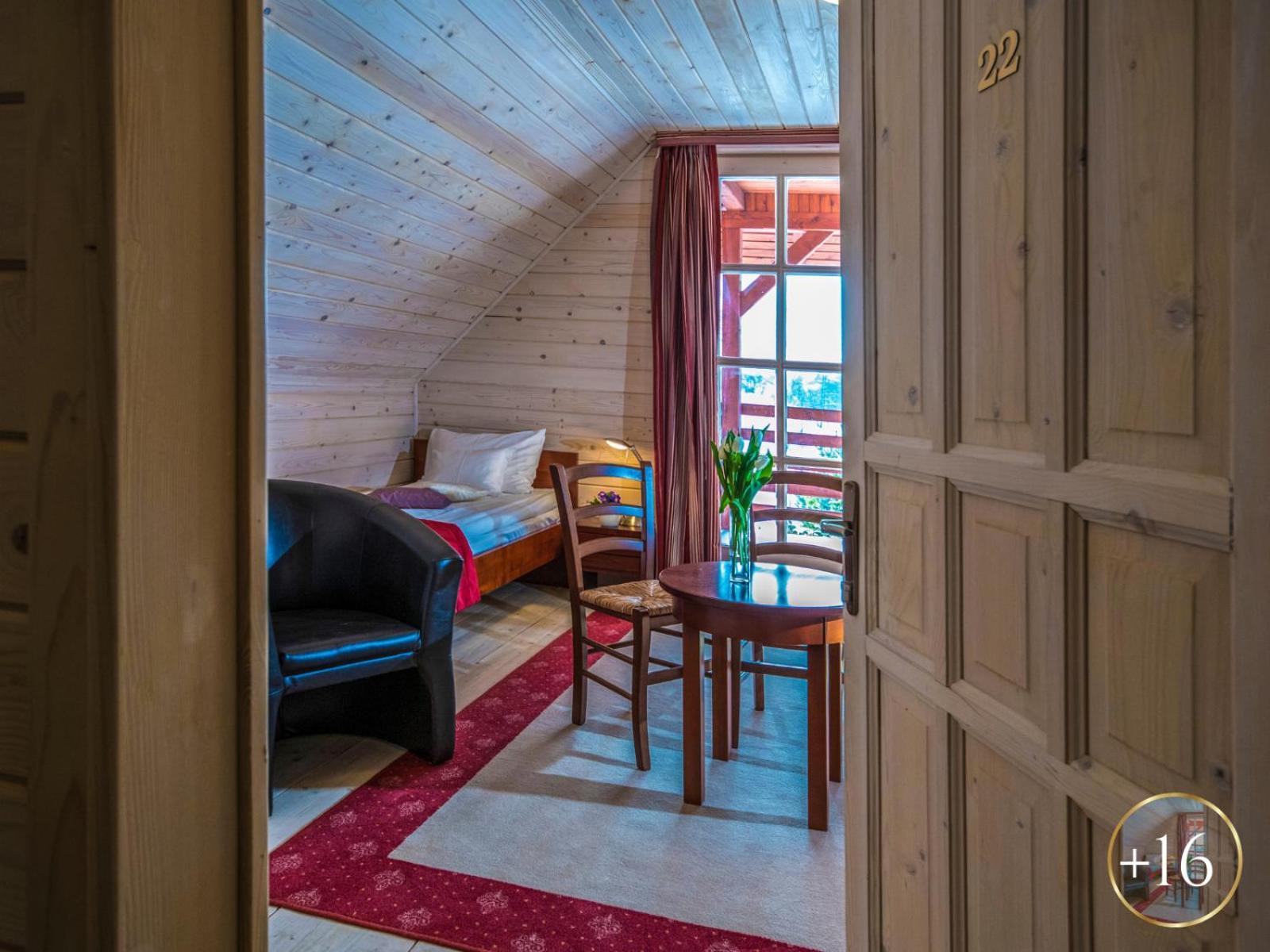 Szarvaskut Hotel Zirc Bagian luar foto